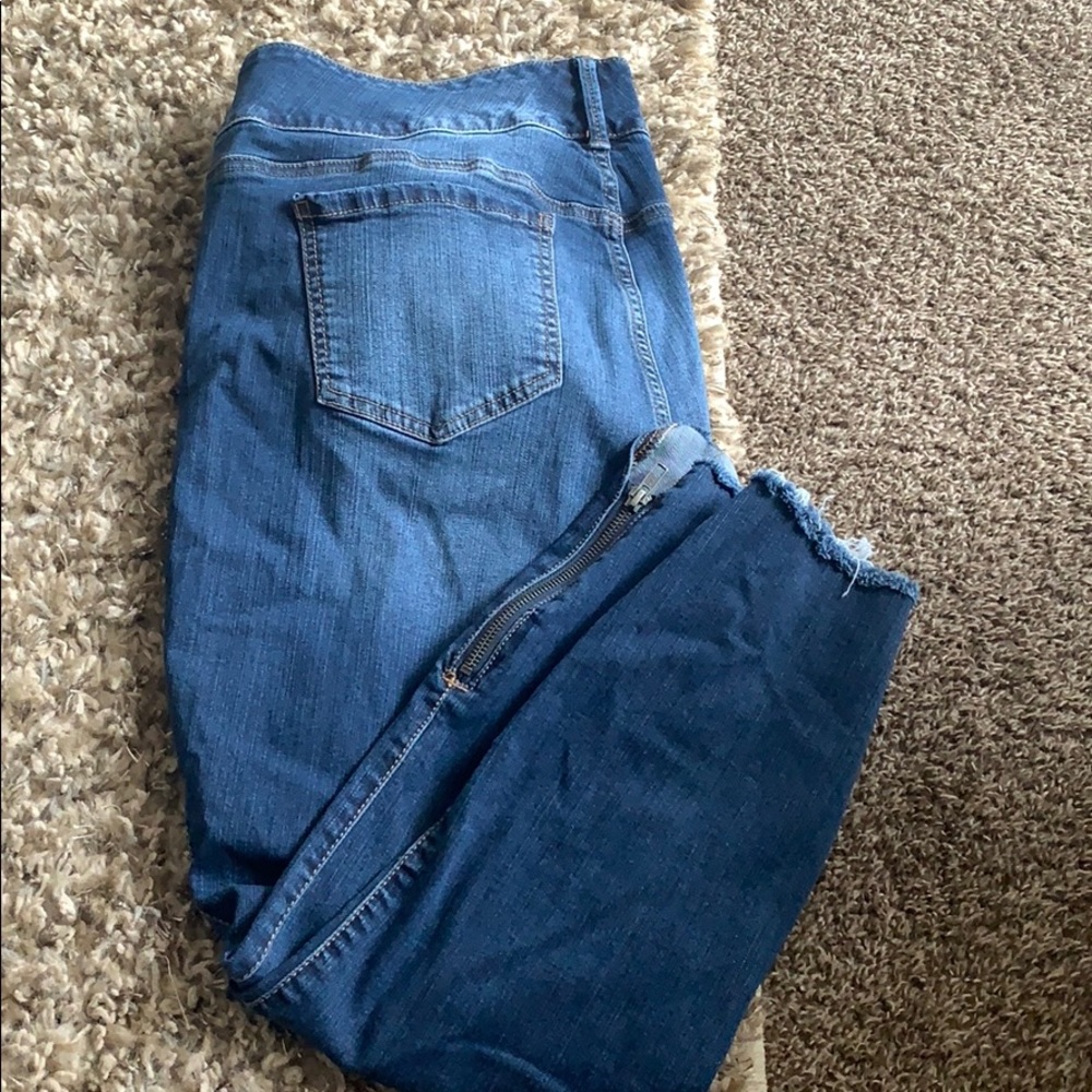 Fun bottom Torrid ankle length jeans